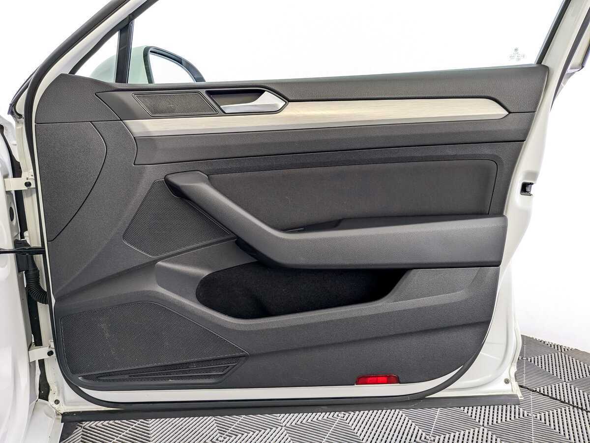 Volkswagen Passat с пробегом — 2016 год. Фото: #21