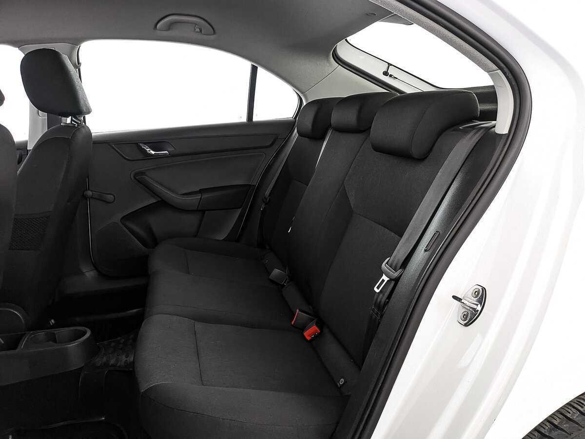 Skoda Rapid с пробегом — 2017 год. Фото: #15