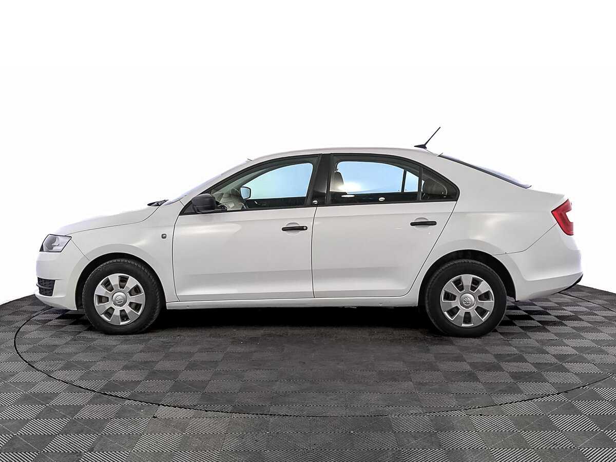 Skoda Rapid с пробегом — 2017 год. Фото: #7