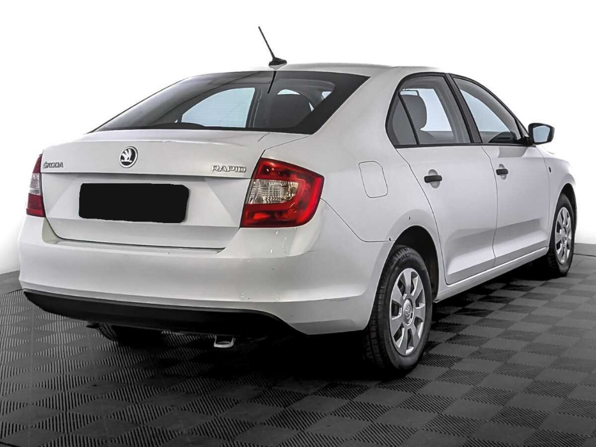 Skoda Rapid с пробегом — 2017 год. Фото: #4