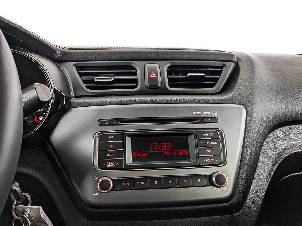 Kia Rio с пробегом — 2016 год. Фото: #16