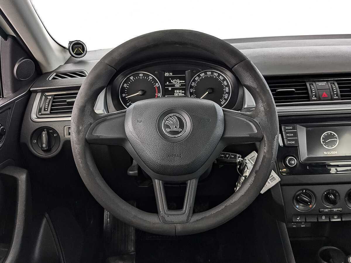 Skoda Rapid с пробегом — 2017 год. Фото: #20