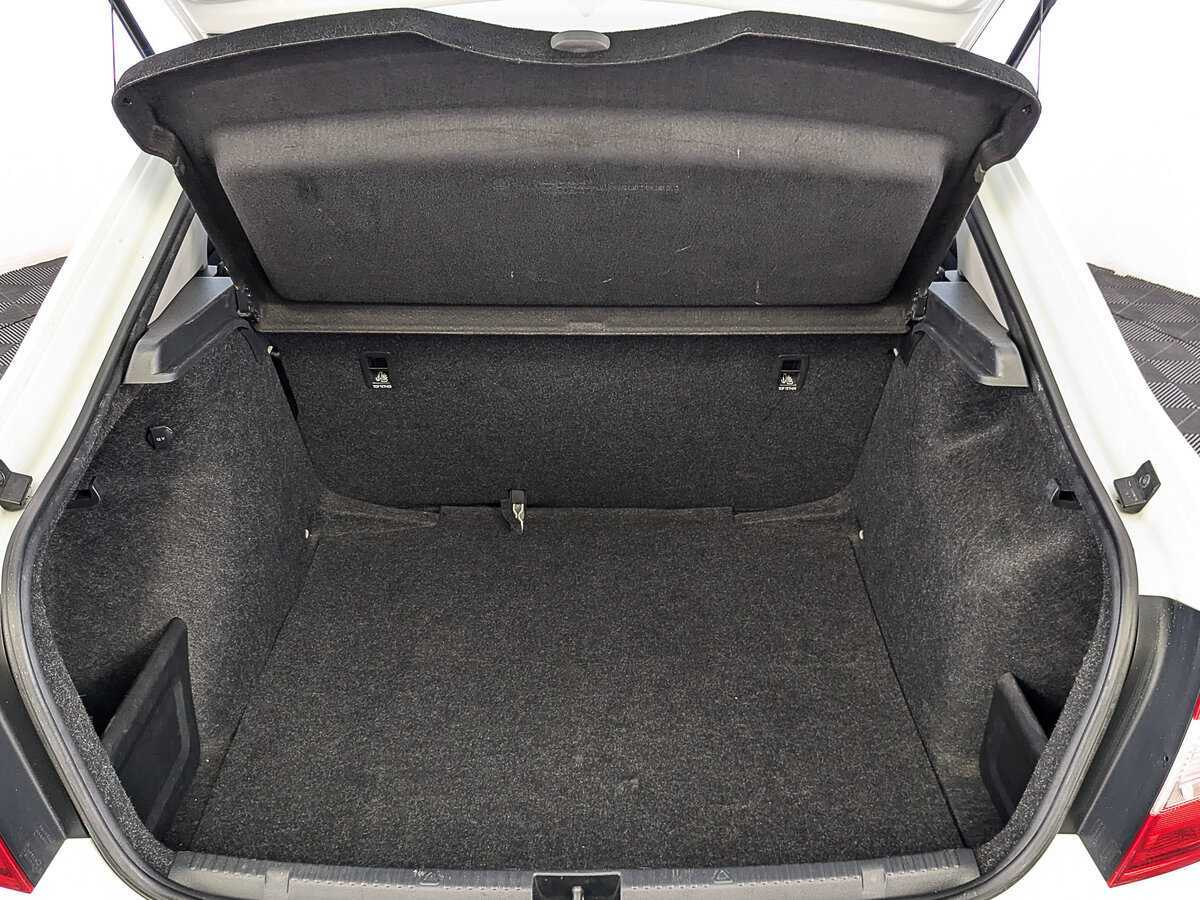 Skoda Rapid с пробегом — 2017 год. Фото: #9