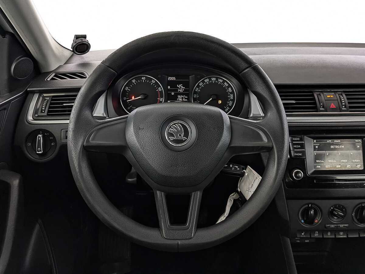 Skoda Rapid с пробегом — 2017 год. Фото: #20