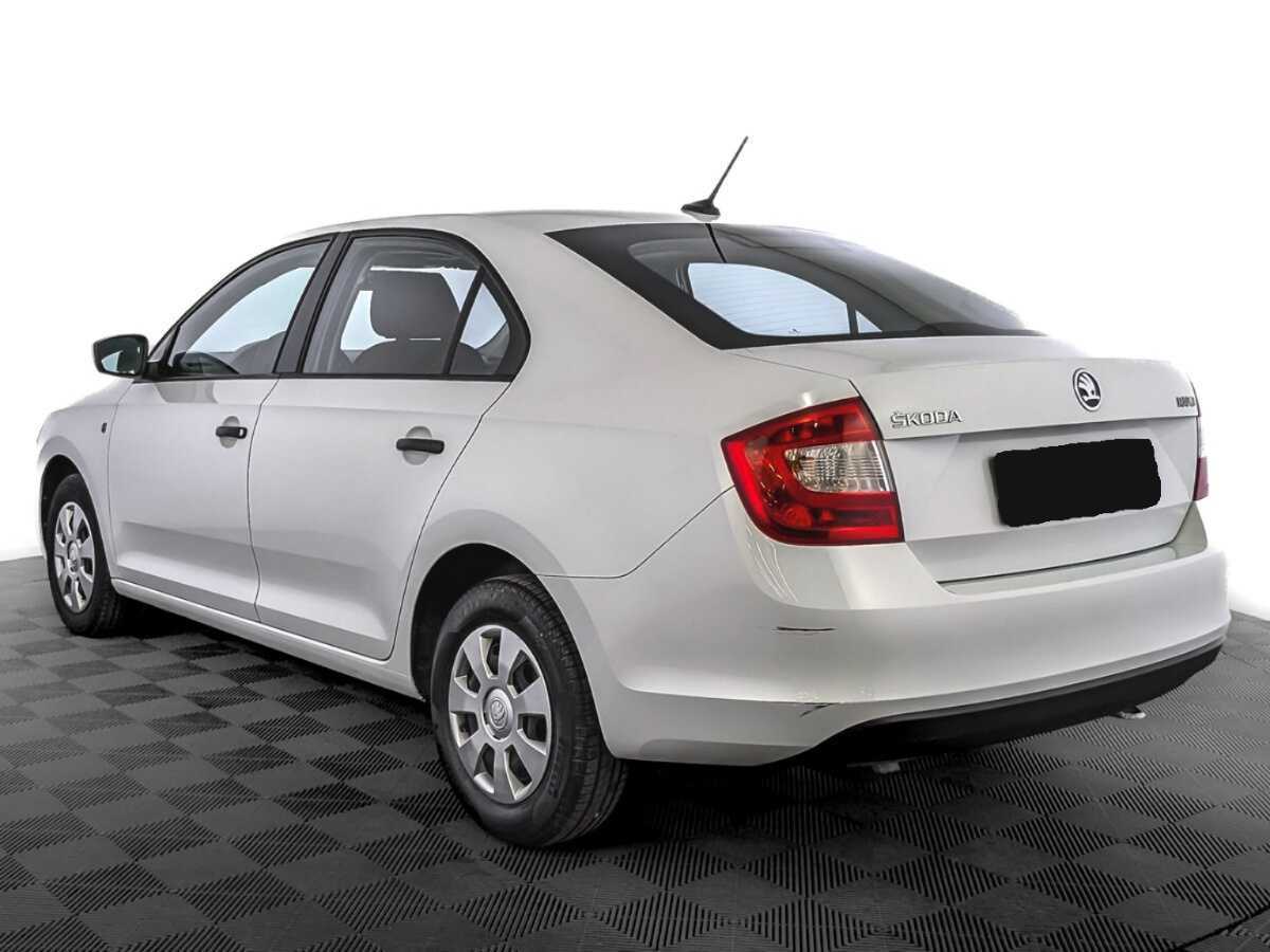 Skoda Rapid с пробегом — 2017 год. Фото: #6