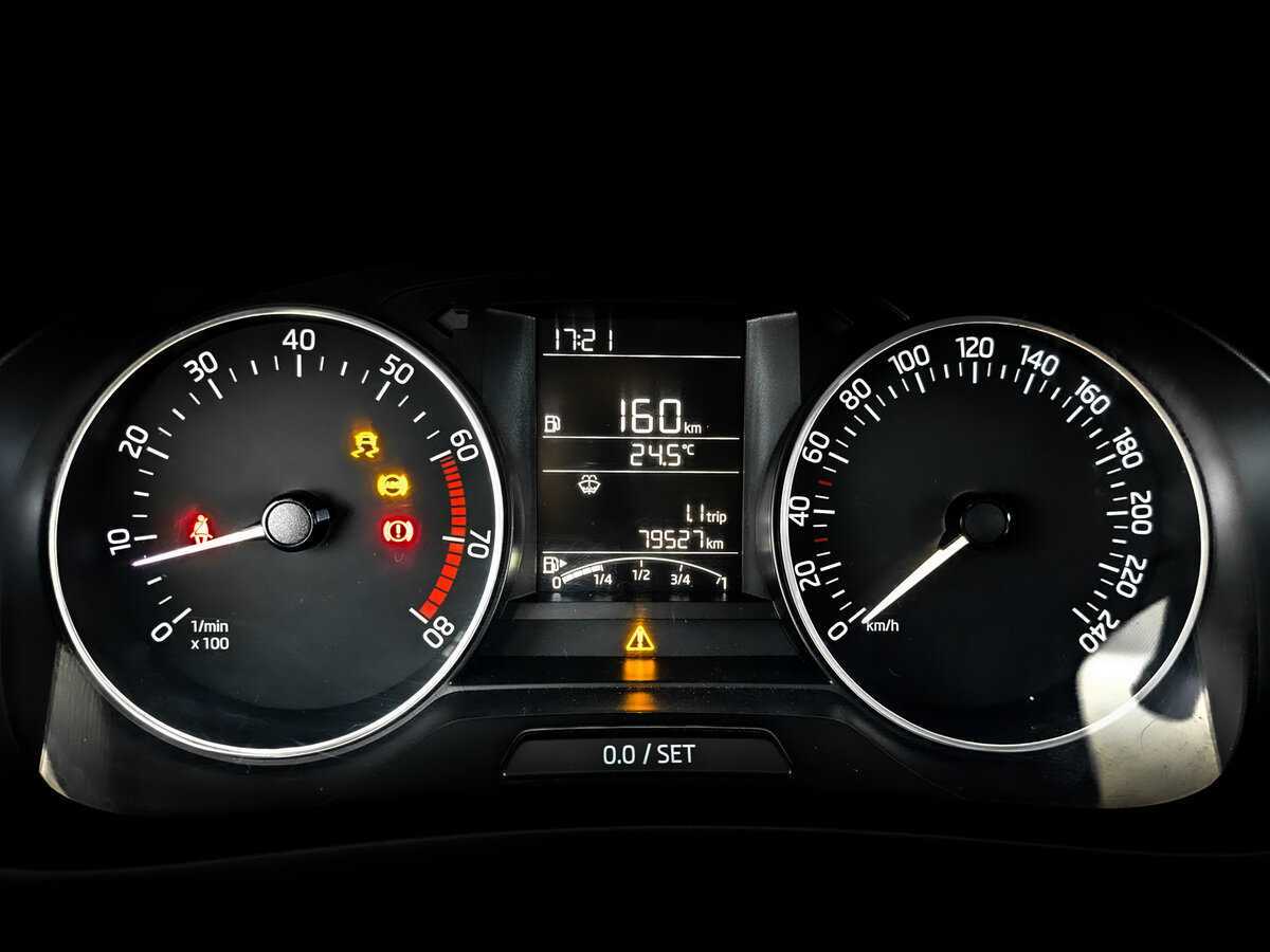 Skoda Rapid с пробегом — 2017 год. Фото: #12