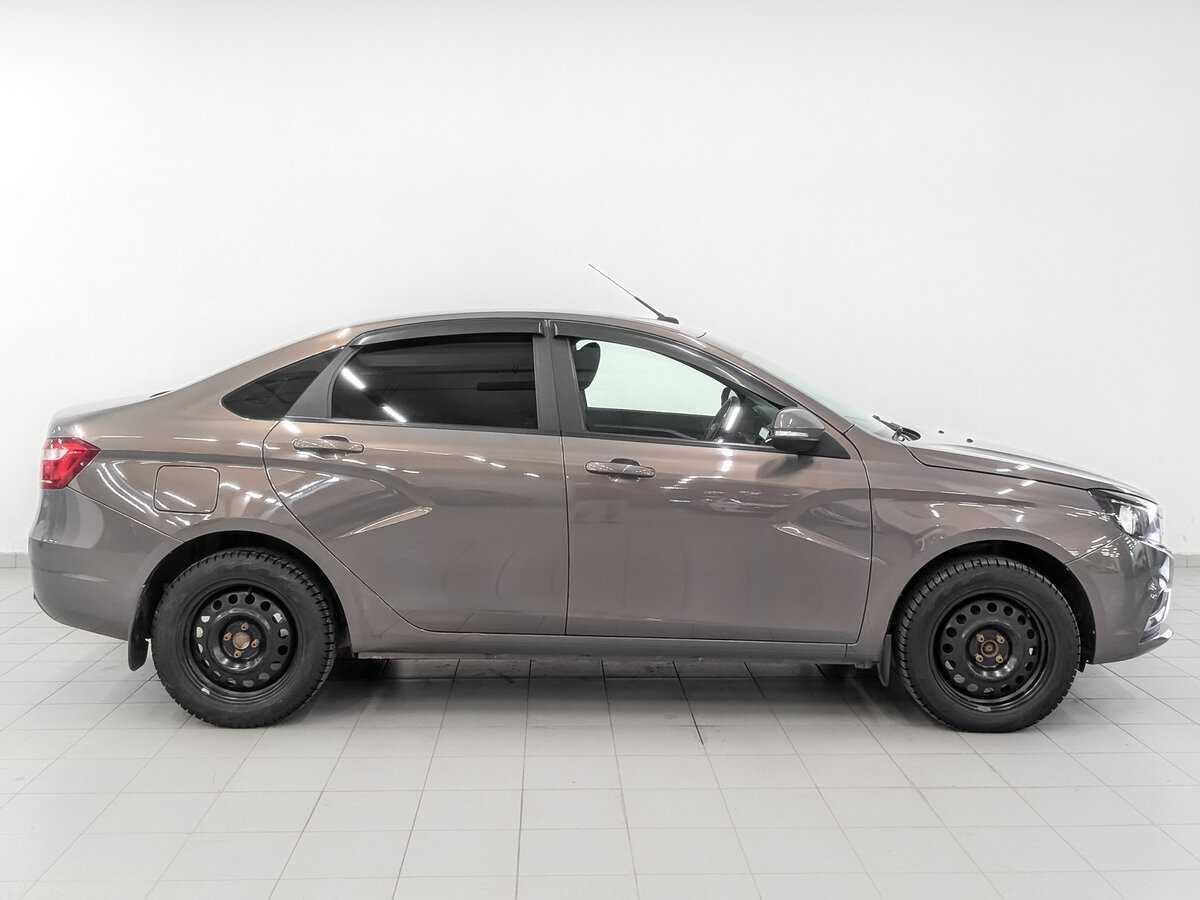 Lada (ВАЗ) Vesta с пробегом — 2017 год. Фото: #3