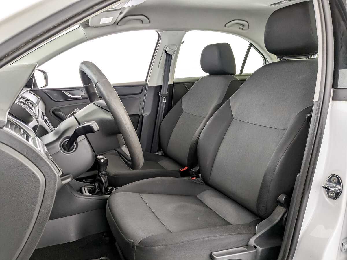 Skoda Rapid с пробегом — 2017 год. Фото: #19