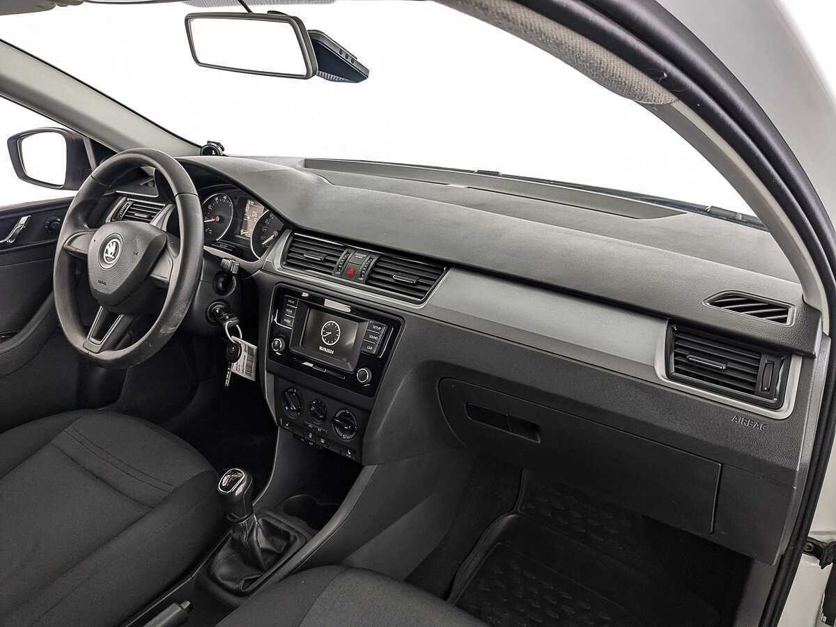 Skoda Rapid с пробегом — 2017 год. Фото: #10