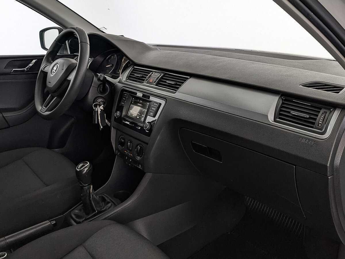 Skoda Rapid с пробегом — 2017 год. Фото: #11