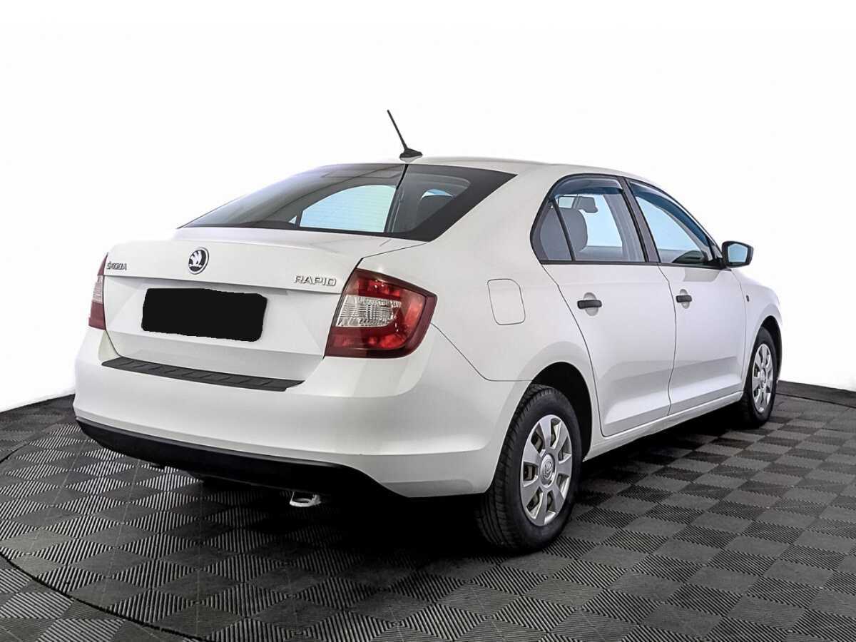 Skoda Rapid с пробегом — 2017 год. Фото: #4