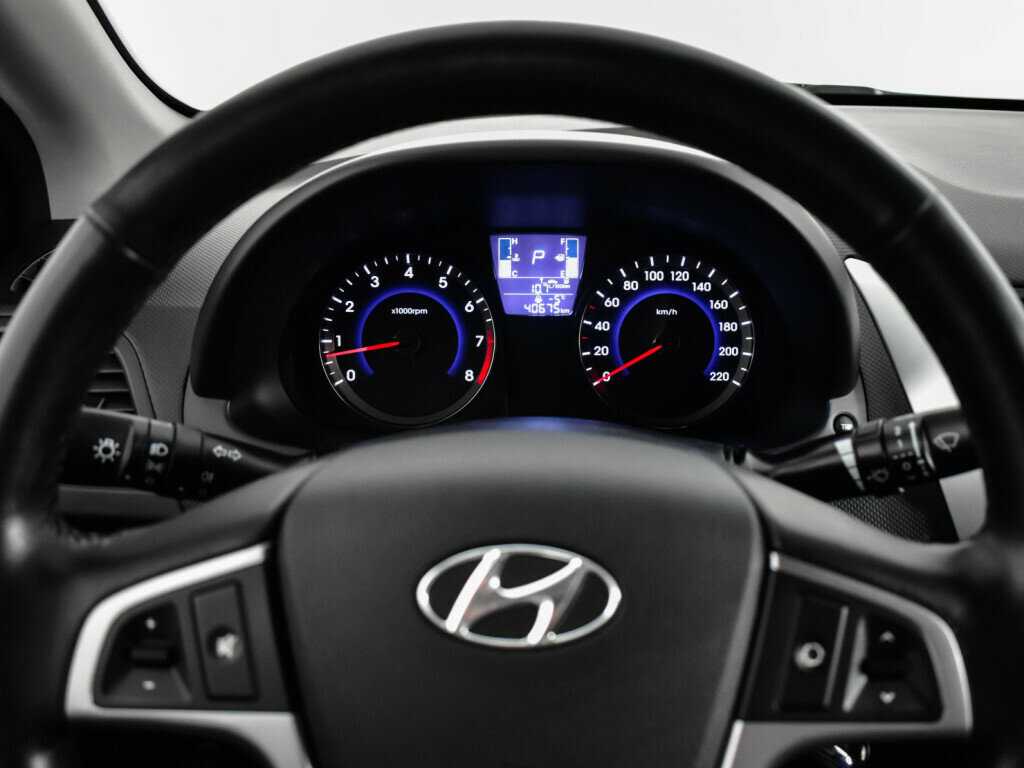 Hyundai Solaris с пробегом — 2014 год. Фото: #10