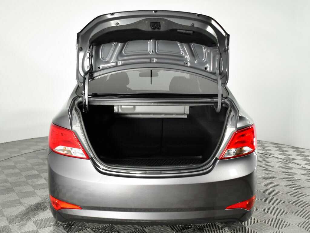 Hyundai Solaris с пробегом — 2014 год. Фото: #14