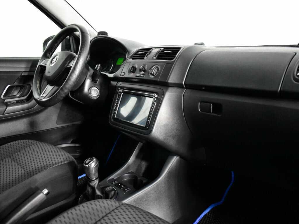 Skoda Fabia с пробегом — 2014 год. Фото: #8