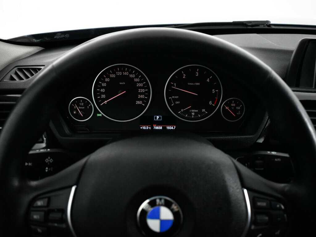 BMW 3 серии с пробегом — 2017 год. Фото: #10