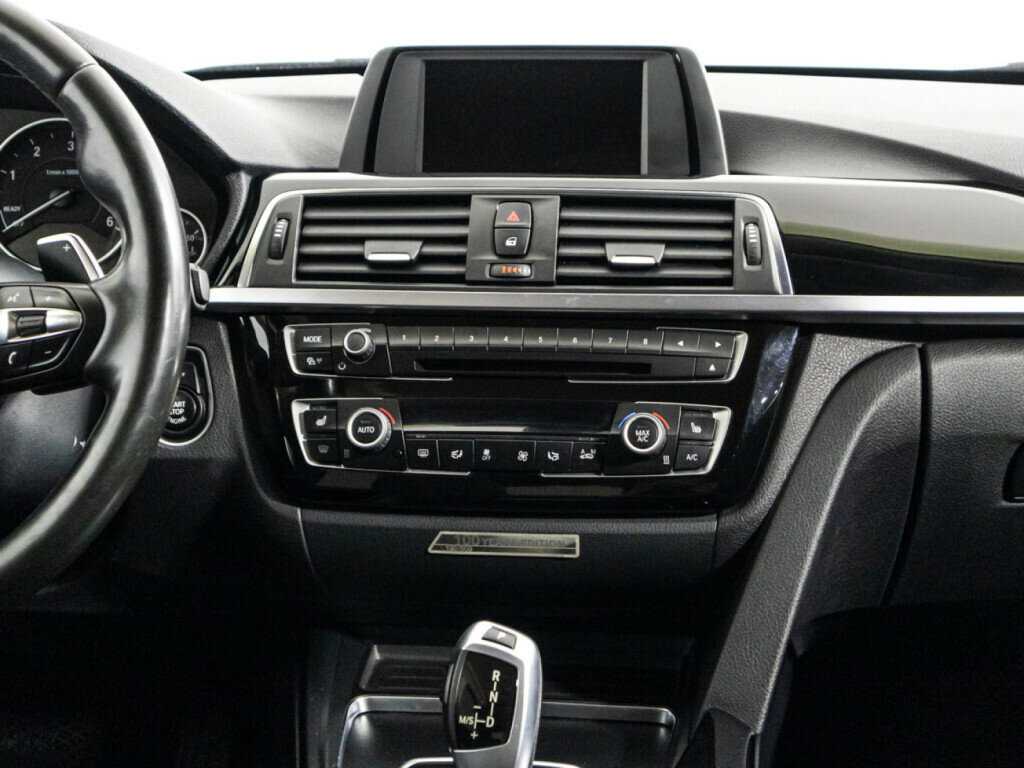 BMW 3 серии с пробегом — 2016 год. Фото: #13