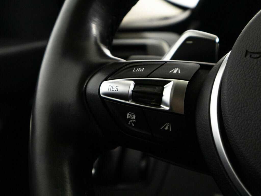 BMW 3 серии с пробегом — 2016 год. Фото: #17