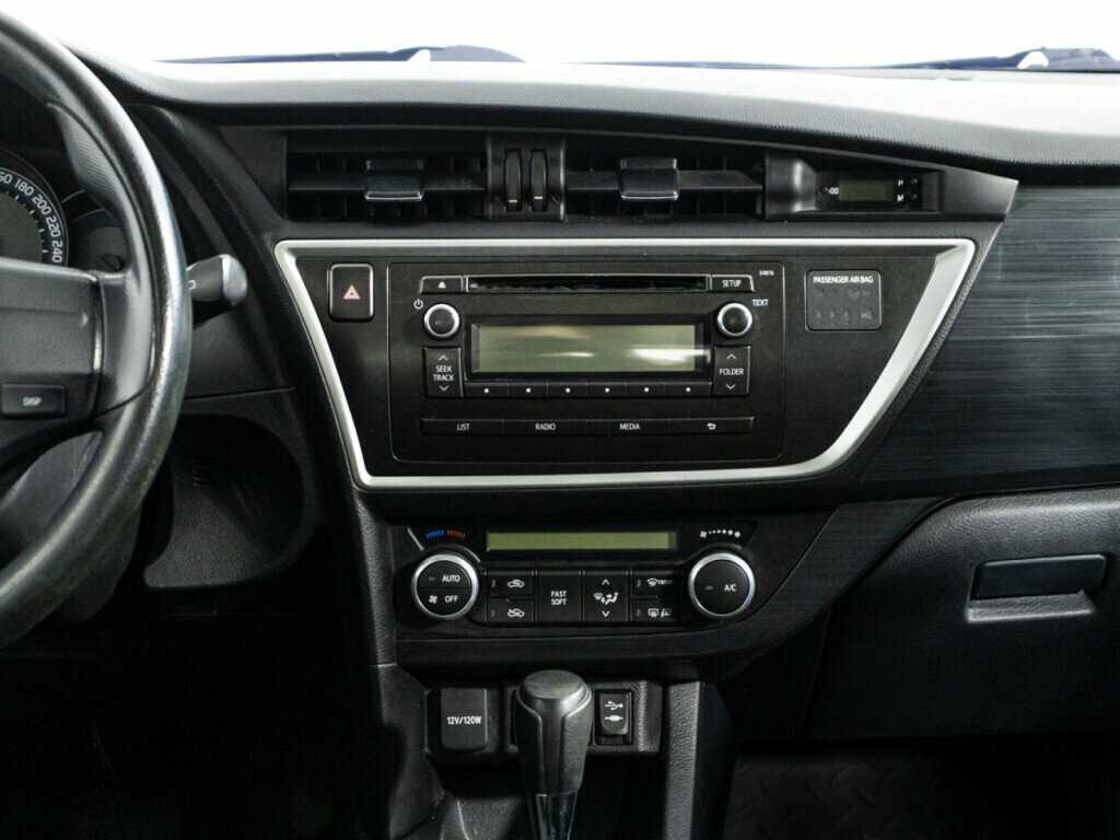 Toyota Auris с пробегом — 2013 год. Фото: #13