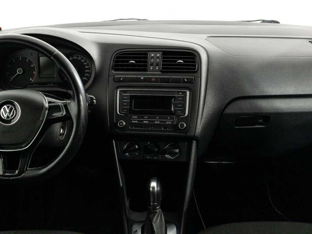 Volkswagen Polo с пробегом — 2016 год. Фото: #13