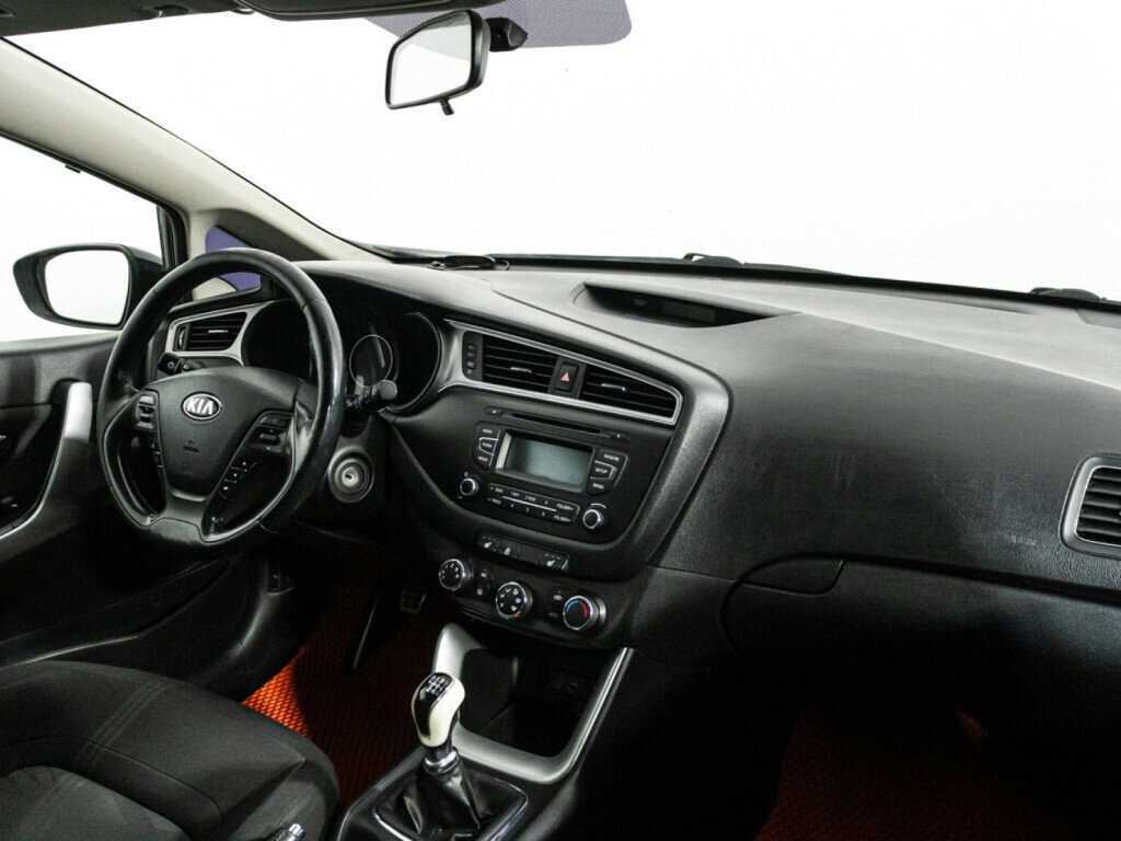 Kia Ceed с пробегом — 2015 год. Фото: #8