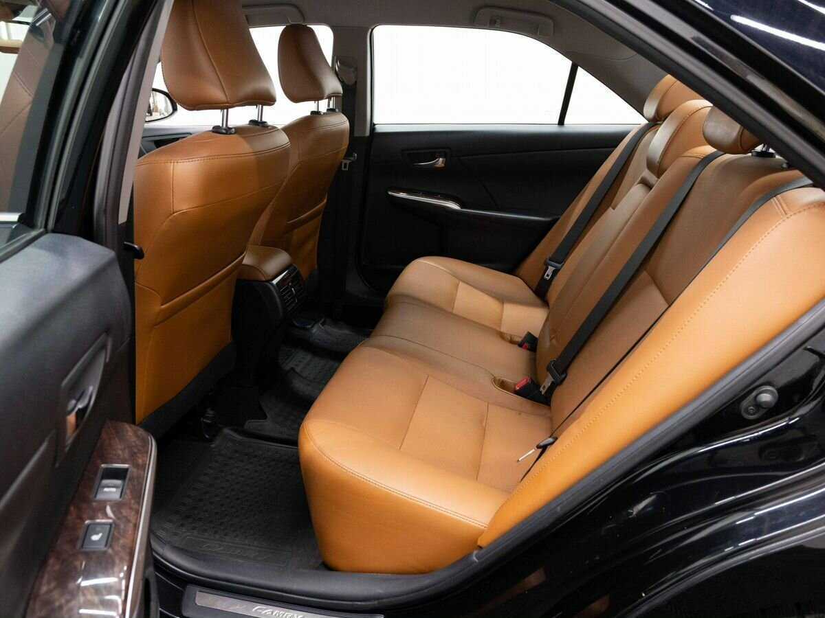 Toyota Camry с пробегом — 2017 год. Фото: #8