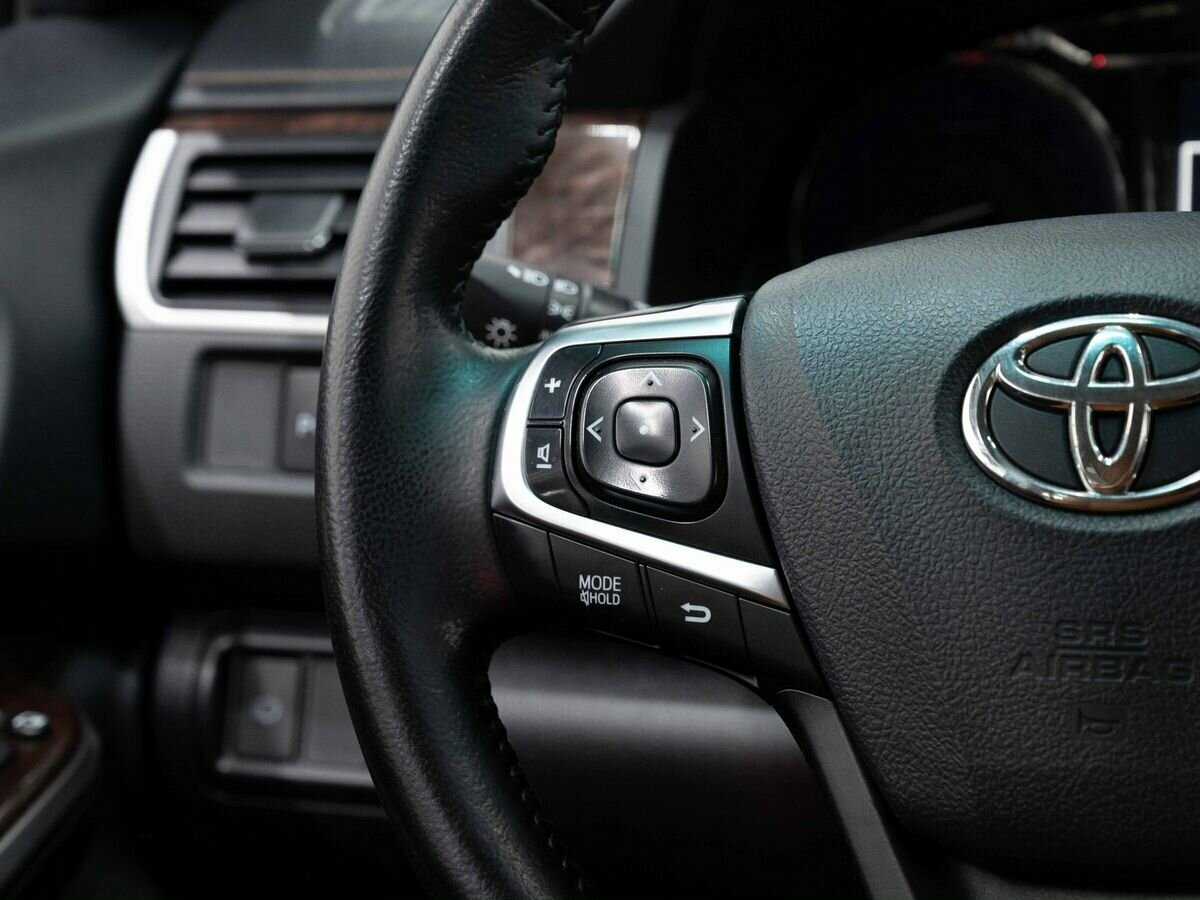 Toyota Camry с пробегом — 2017 год. Фото: #12