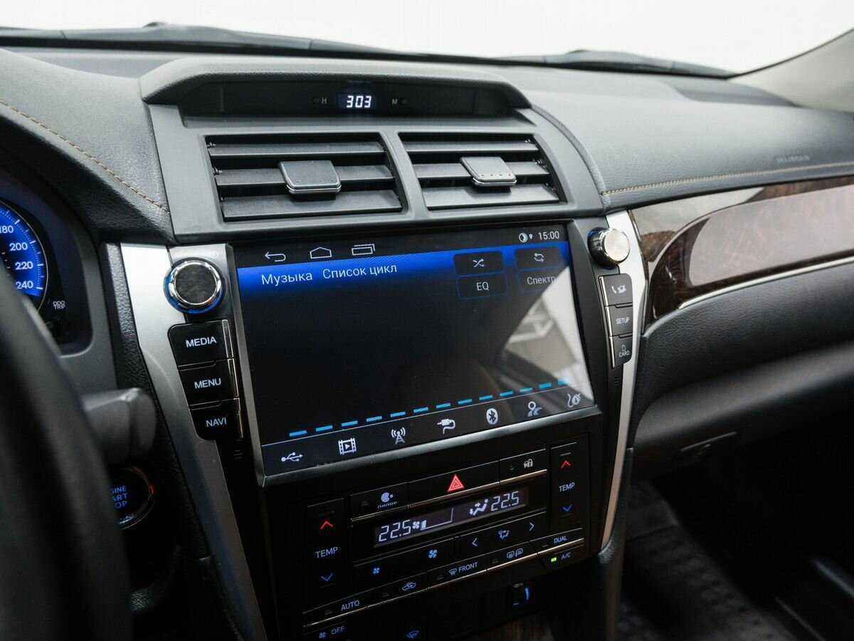 Toyota Camry с пробегом — 2017 год. Фото: #15