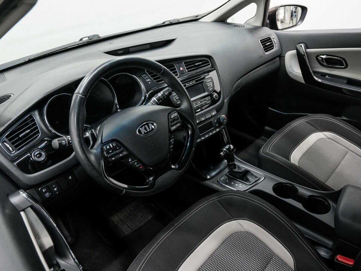 Kia Ceed с пробегом — 2014 год. Фото: #13