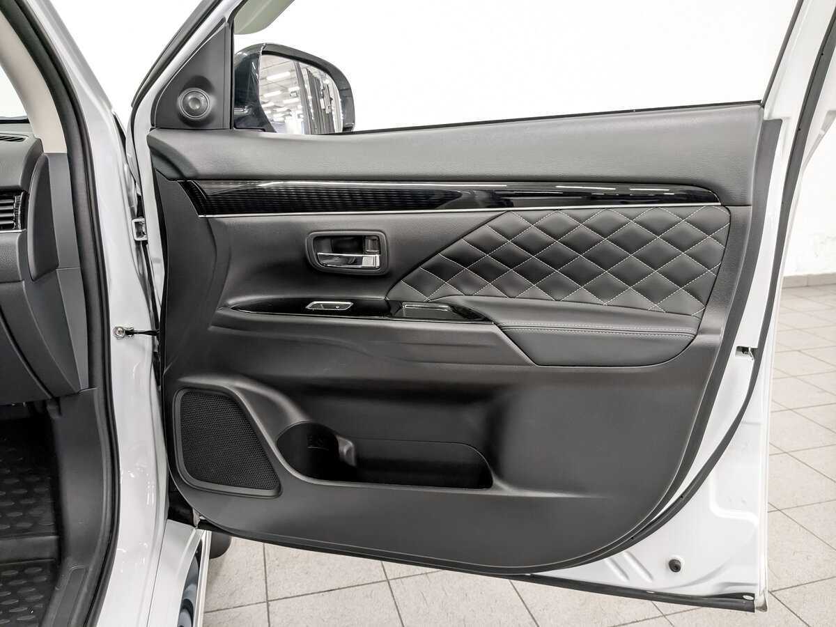 Mitsubishi Outlander с пробегом — 2022 год. Фото: #24