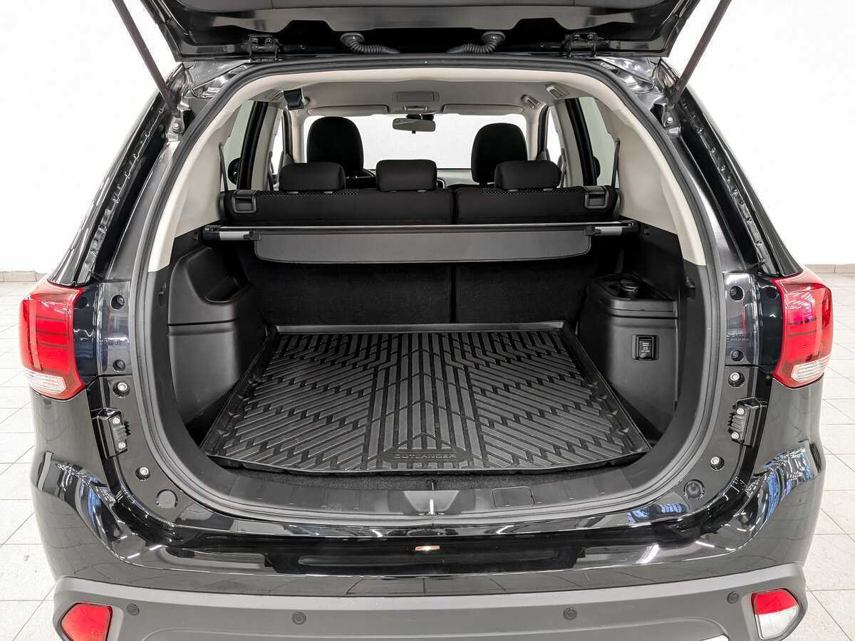 Mitsubishi Outlander с пробегом — 2018 год. Фото: #9