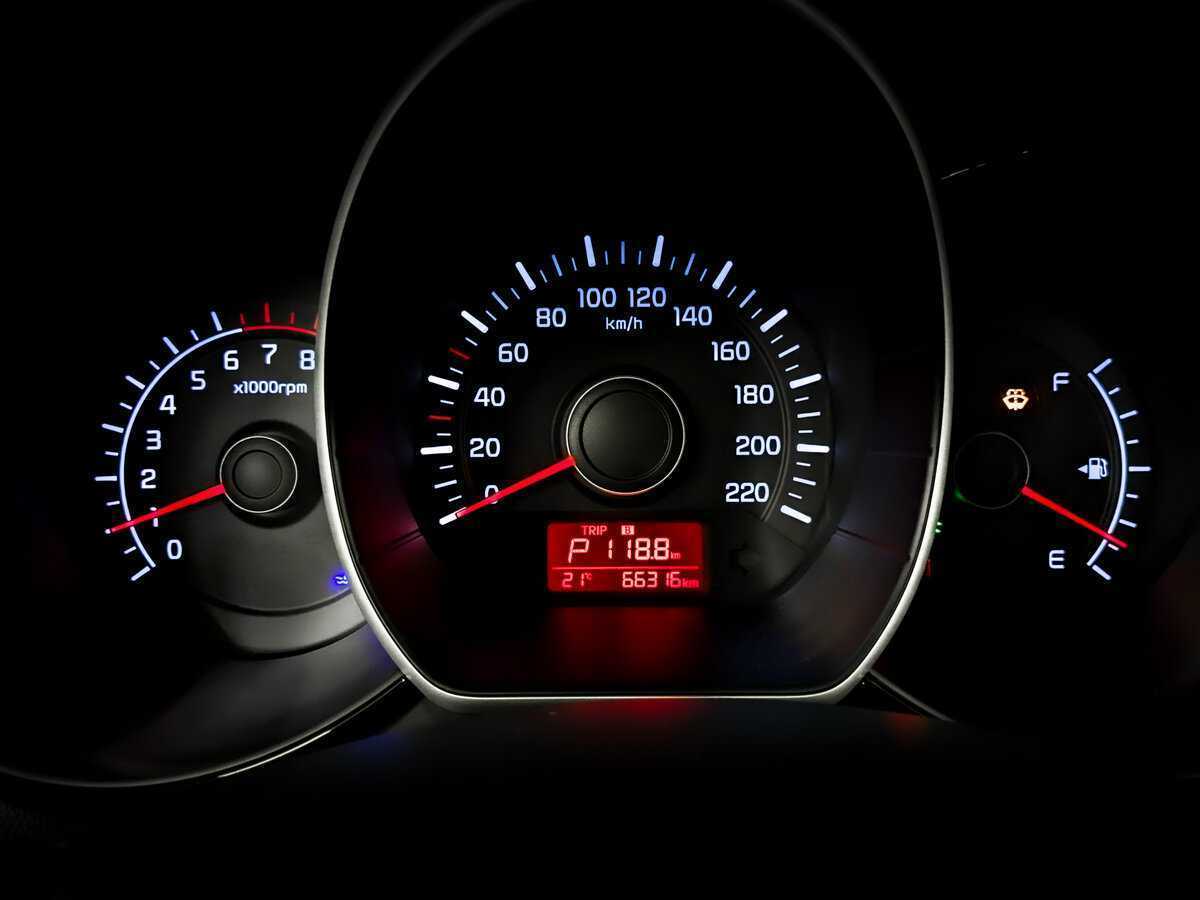 Kia Rio с пробегом — 2015 год. Фото: #12