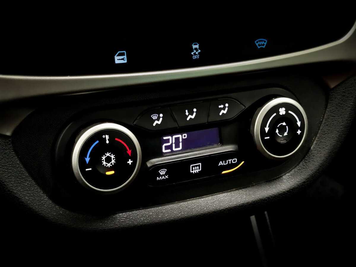 Lada (ВАЗ) Vesta с пробегом — 2019 год. Фото: #23