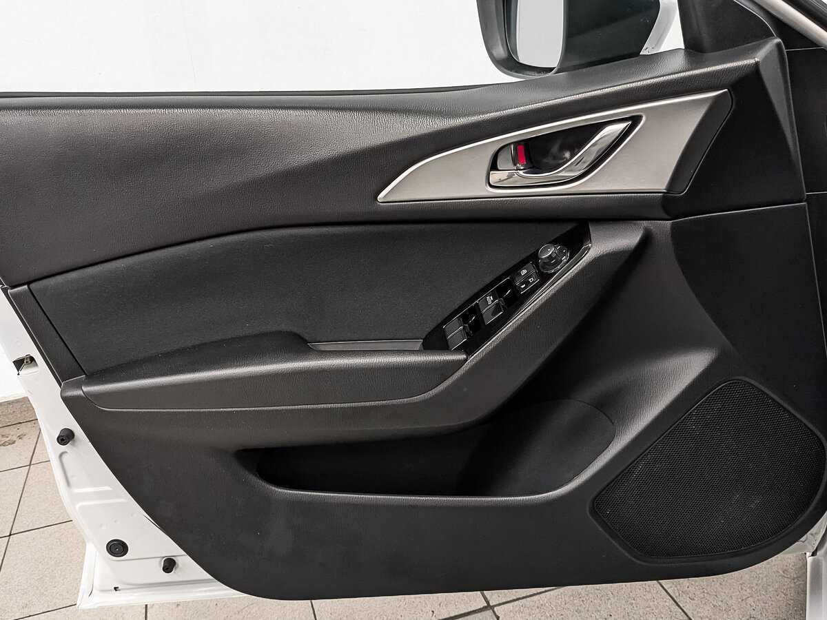 Mazda 3 с пробегом — 2018 год. Фото: #16