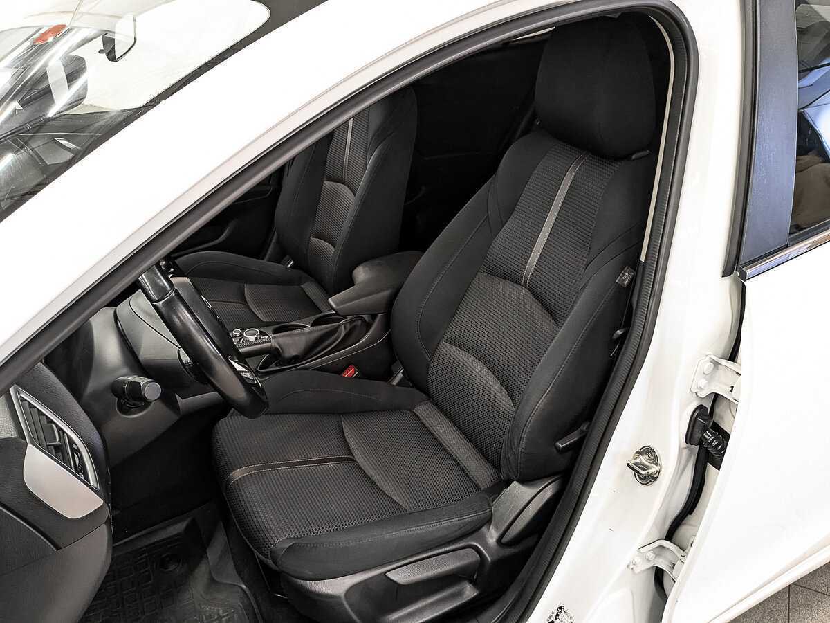 Mazda 3 с пробегом — 2018 год. Фото: #17