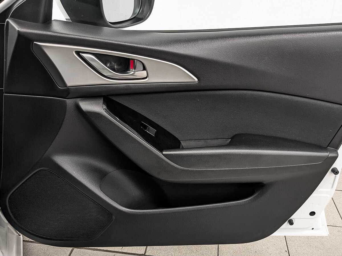 Mazda 3 с пробегом — 2018 год. Фото: #22