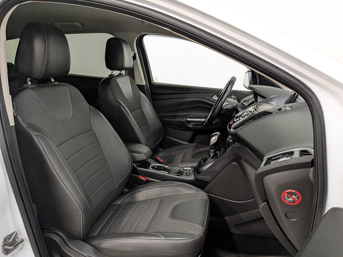 Ford Kuga с пробегом — 2014 год. Фото: #21