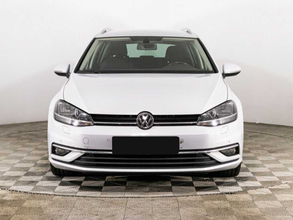 Volkswagen Golf с пробегом — 2018 год. Фото: #1