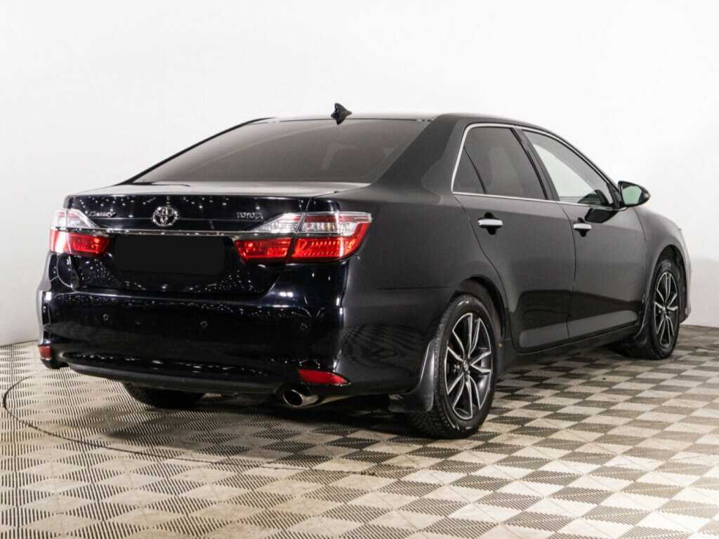 Toyota Camry с пробегом — 2017 год. Фото: #4