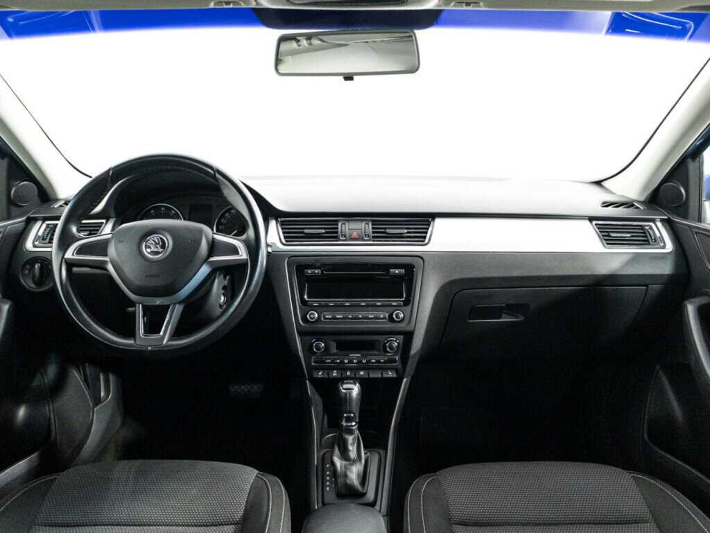 Skoda Rapid с пробегом — 2014 год. Фото: #12