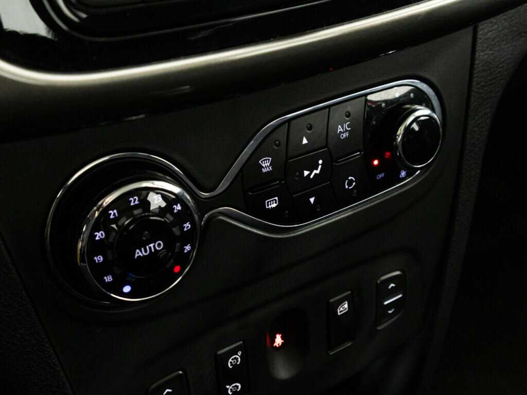 Renault Sandero с пробегом — 2017 год. Фото: #14