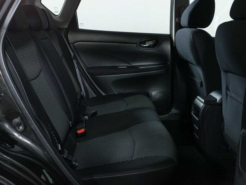 Nissan Tiida с пробегом — 2015 год. Фото: #9