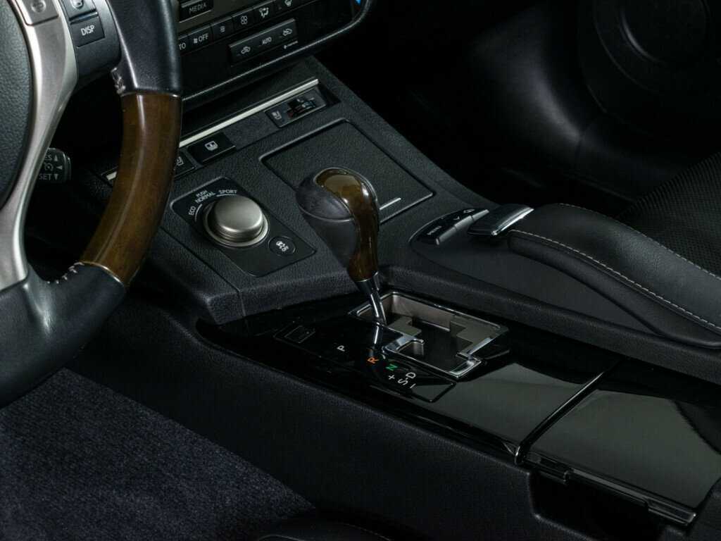 Lexus ES с пробегом — 2013 год. Фото: #13