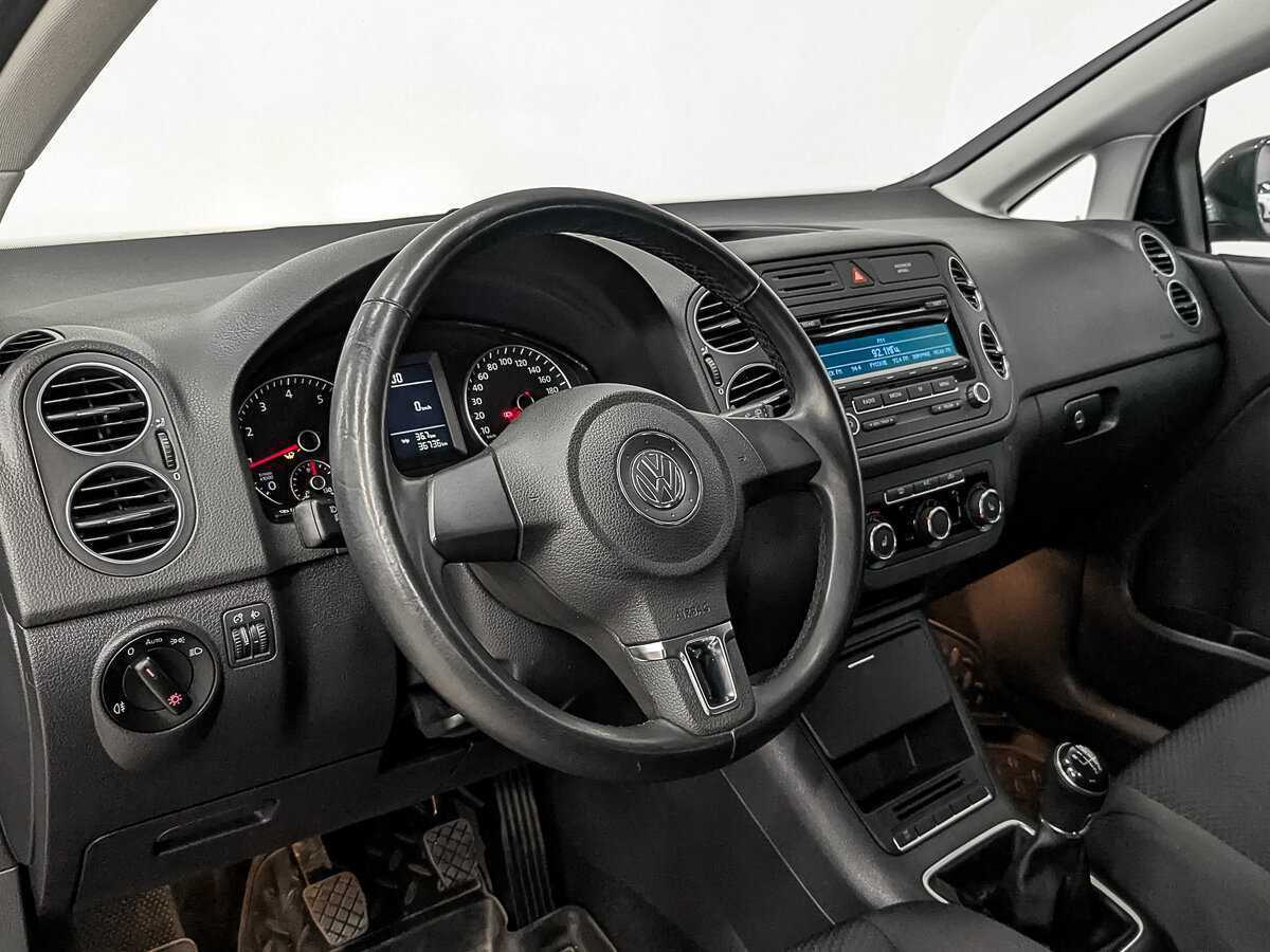 Volkswagen Golf Plus с пробегом — 2012 год. Фото: #14