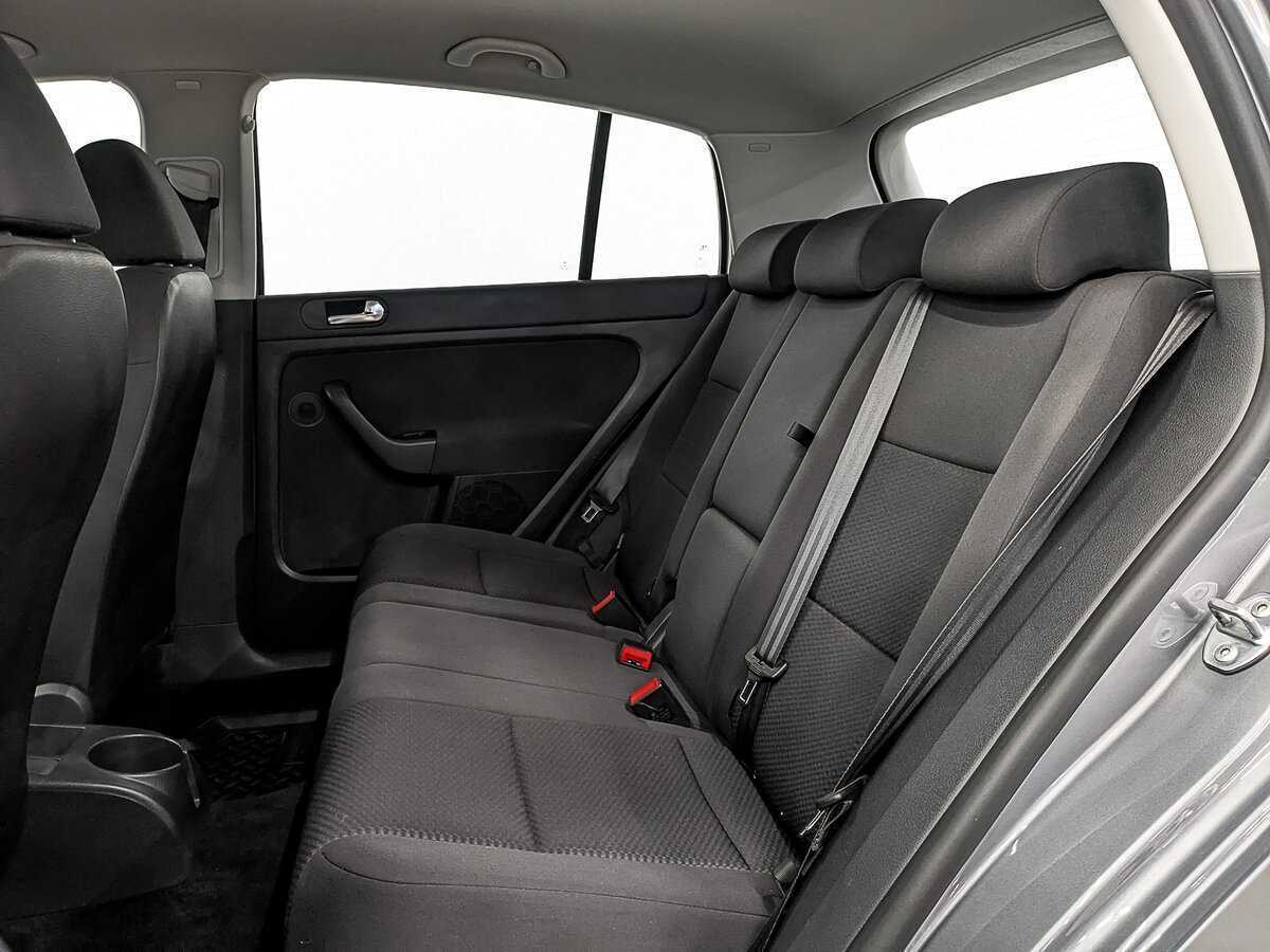 Volkswagen Golf Plus с пробегом — 2012 год. Фото: #17