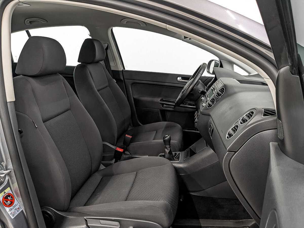 Volkswagen Golf Plus с пробегом — 2012 год. Фото: #22