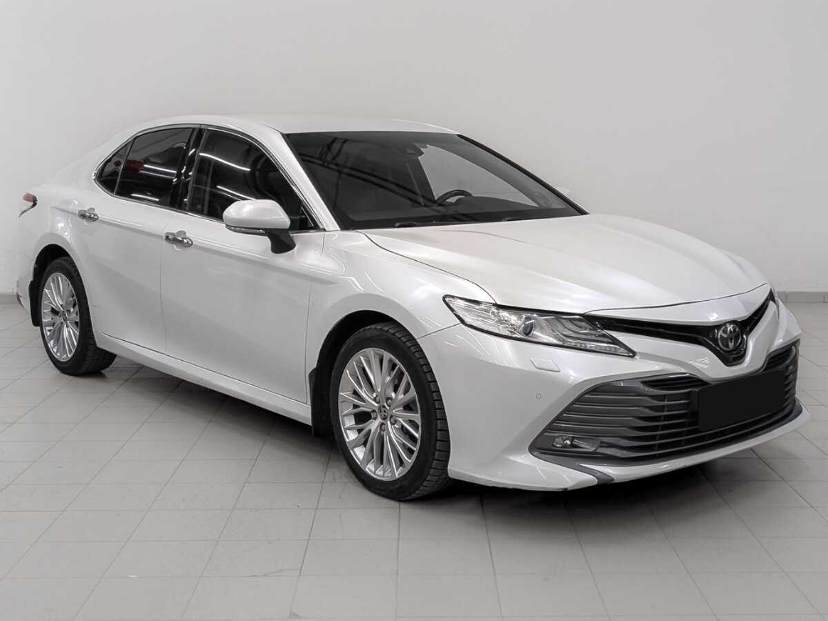 Toyota Camry с пробегом — 2019 год. Фото: #2