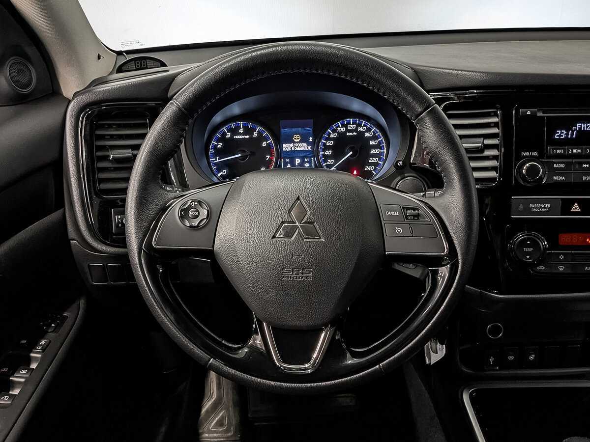 Mitsubishi Outlander с пробегом — 2019 год. Фото: #18