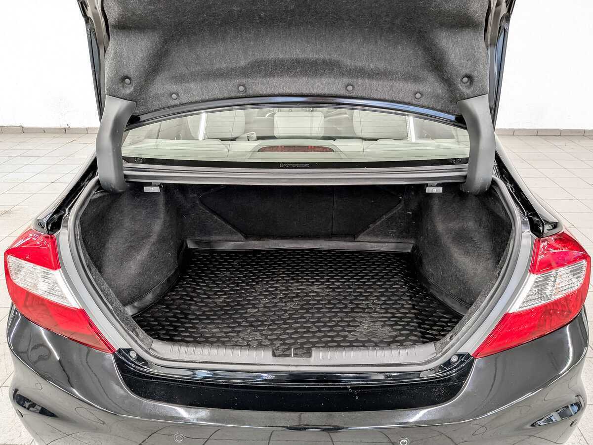 Honda Civic с пробегом — 2012 год. Фото: #9