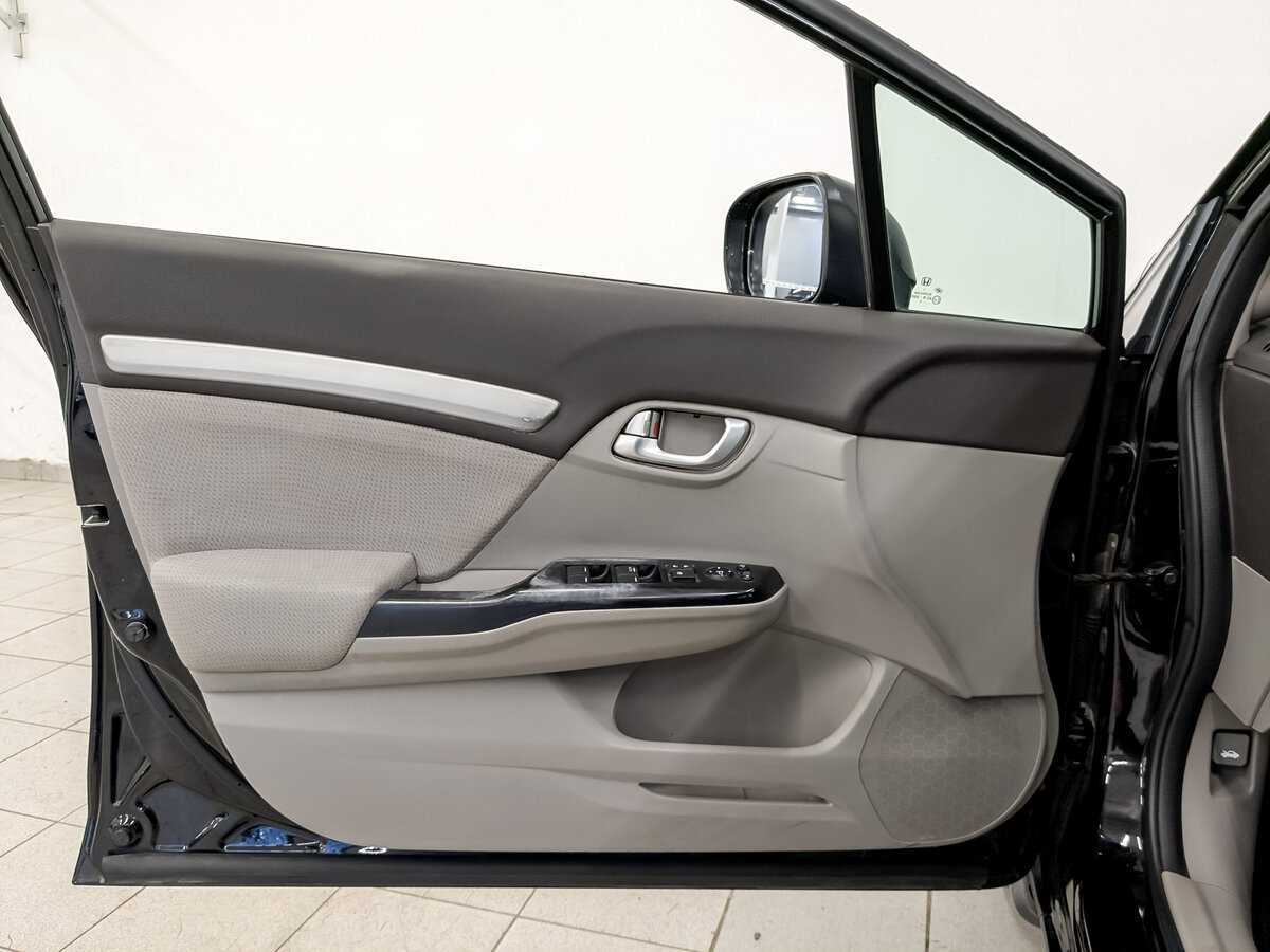 Honda Civic с пробегом — 2012 год. Фото: #16