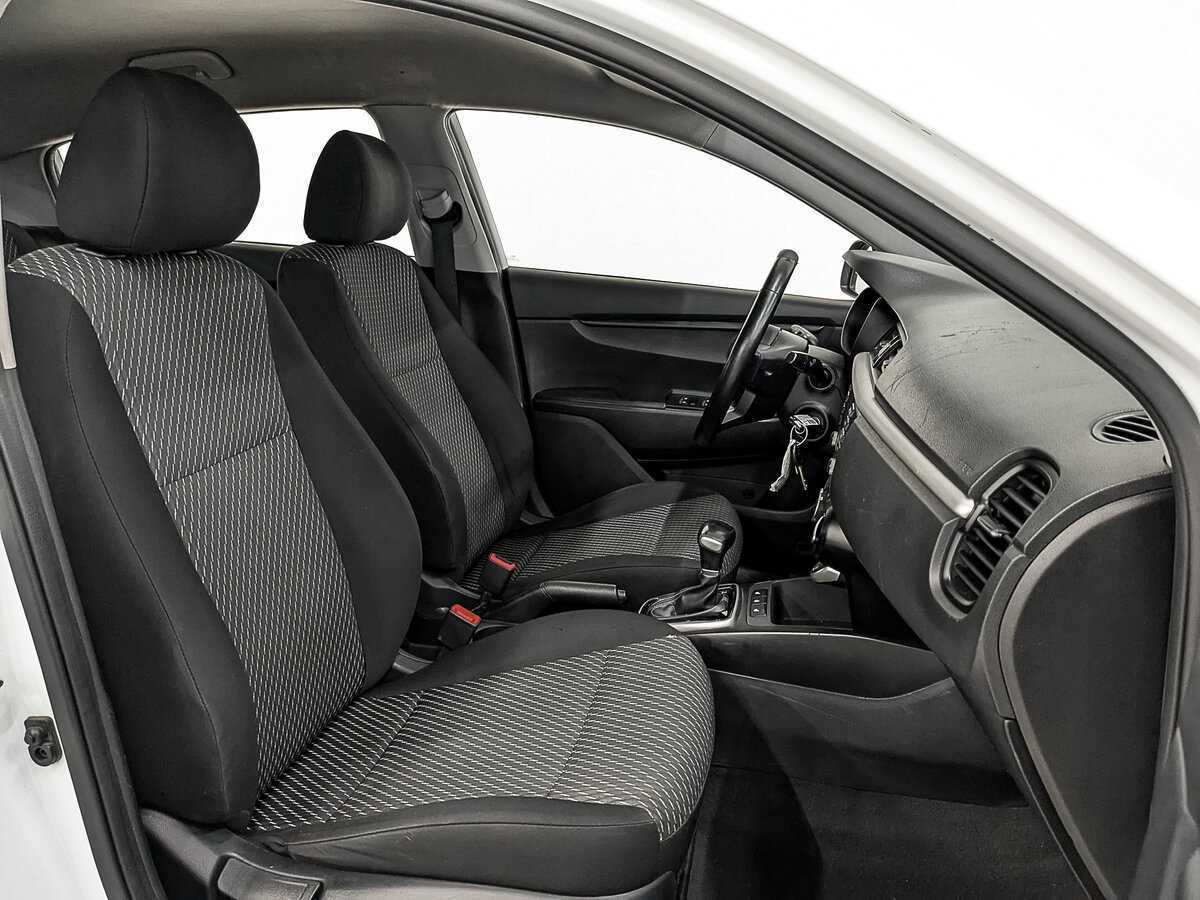 Kia Rio с пробегом — 2020 год. Фото: #20